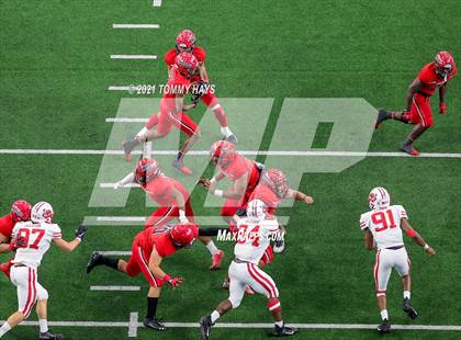 Thumbnail 1 in Cedar Hill vs. Katy (UIL Class 6A D2 Final) photogallery.