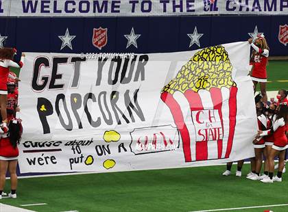 Thumbnail 2 in Cedar Hill vs. Katy (UIL Class 6A D2 Final) photogallery.