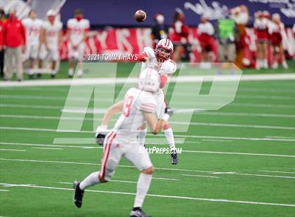Thumbnail 2 in Cedar Hill vs. Katy (UIL Class 6A D2 Final) photogallery.