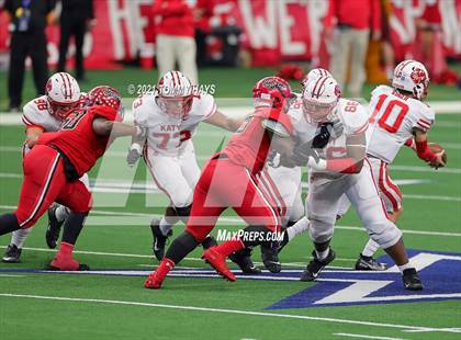 Thumbnail 1 in Cedar Hill vs. Katy (UIL Class 6A D2 Final) photogallery.