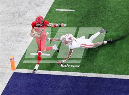 Thumbnail 3 in Cedar Hill vs. Katy (UIL Class 6A D2 Final) photogallery.