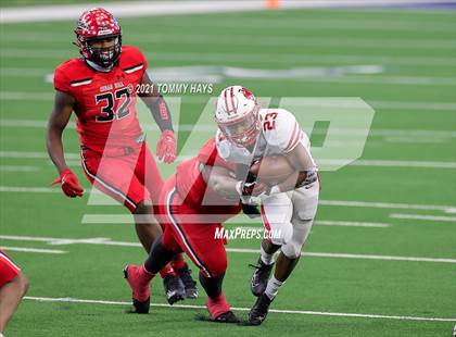 Thumbnail 2 in Cedar Hill vs. Katy (UIL Class 6A D2 Final) photogallery.