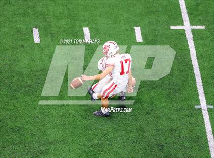 Thumbnail 3 in Cedar Hill vs. Katy (UIL Class 6A D2 Final) photogallery.