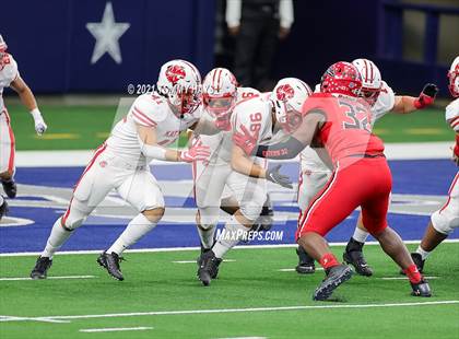 Thumbnail 1 in Cedar Hill vs. Katy (UIL Class 6A D2 Final) photogallery.