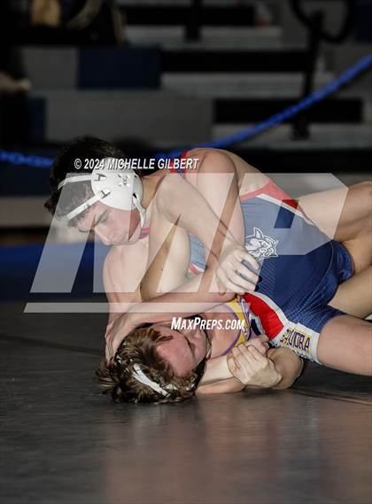 Thumbnail 2 in NYSPHSAA Section VI Class B (Wrestleback Rounds) photogallery.