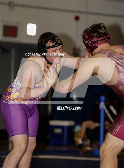 Thumbnail 2 in NYSPHSAA Section VI Class B (Wrestleback Rounds) photogallery.