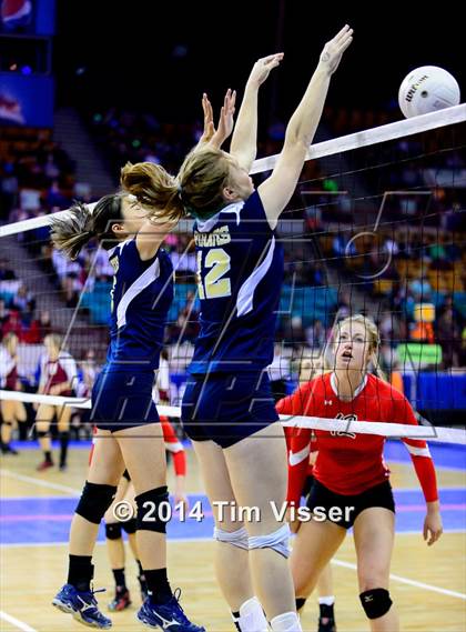 Thumbnail 3 in Eaton vs. Olathe (CHSAA State 3A Playoff) photogallery.