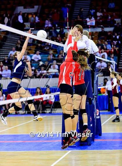 Thumbnail 1 in Eaton vs. Olathe (CHSAA State 3A Playoff) photogallery.