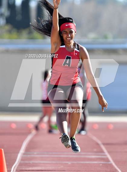 Thumbnail 3 in Alta Loma vs. Colony @ Ayala Tri Meet photogallery.