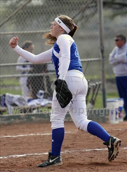 Thumbnail 2 in Campolindo vs Irvington (Queen of the Mountain) photogallery.