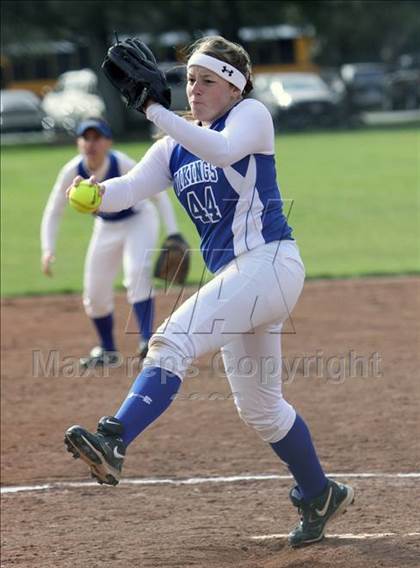 Thumbnail 2 in Campolindo vs Irvington (Queen of the Mountain) photogallery.