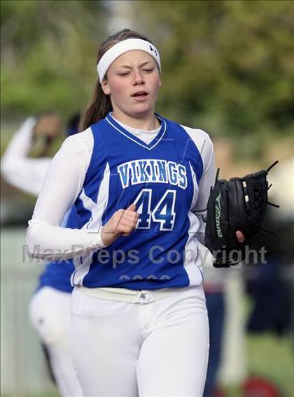 Thumbnail 2 in Campolindo vs Irvington (Queen of the Mountain) photogallery.