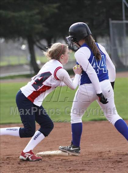 Thumbnail 3 in Campolindo vs Irvington (Queen of the Mountain) photogallery.