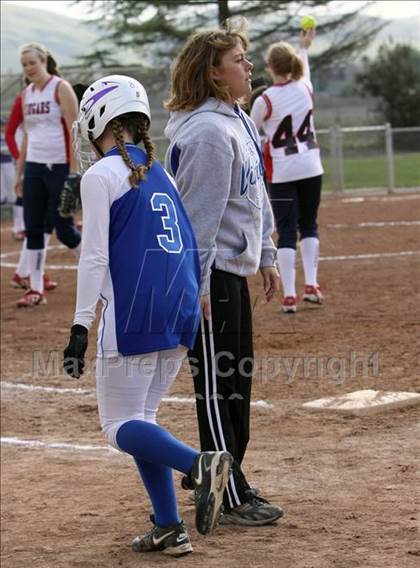 Thumbnail 3 in Campolindo vs Irvington (Queen of the Mountain) photogallery.