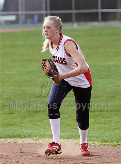 Thumbnail 3 in Campolindo vs Irvington (Queen of the Mountain) photogallery.