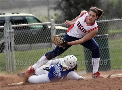 Thumbnail 2 in Campolindo vs Irvington (Queen of the Mountain) photogallery.