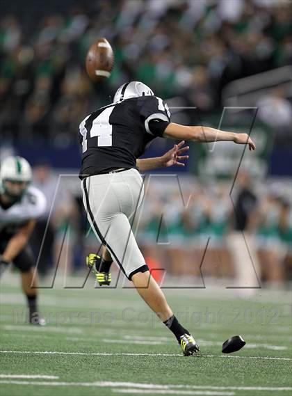 Thumbnail 2 in Martin vs. Carroll (UIL 5A Division 1 Bi-District Playoff) photogallery.