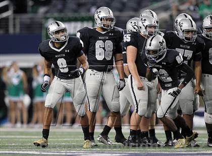 Thumbnail 2 in Martin vs. Carroll (UIL 5A Division 1 Bi-District Playoff) photogallery.