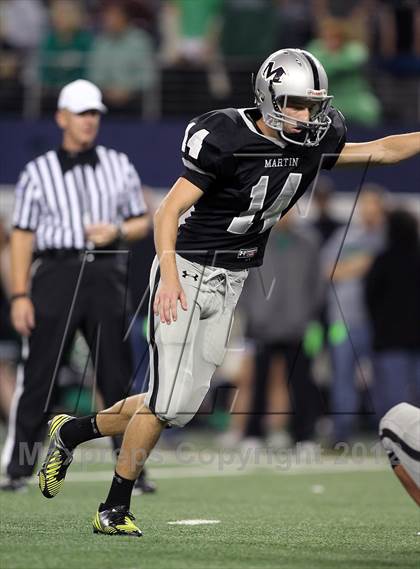 Thumbnail 3 in Martin vs. Carroll (UIL 5A Division 1 Bi-District Playoff) photogallery.