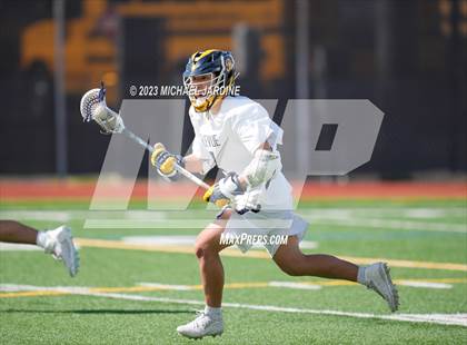 Thumbnail 2 in Bellevue (WA) vs Claremont (BC) photogallery.