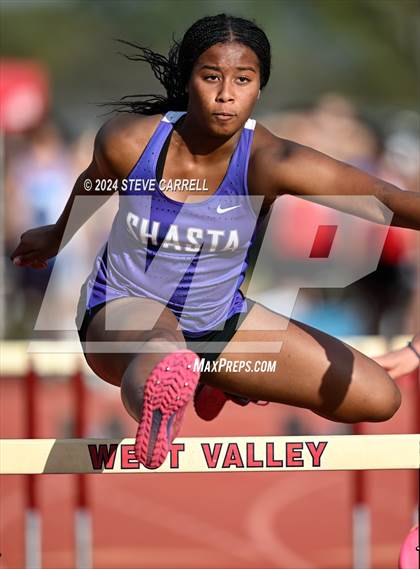 Thumbnail 2 in Eagle Relays (Hurdles) photogallery.
