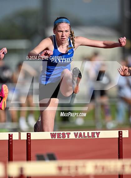 Thumbnail 1 in Eagle Relays (Hurdles) photogallery.