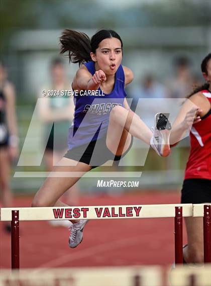 Thumbnail 2 in Eagle Relays (Hurdles) photogallery.
