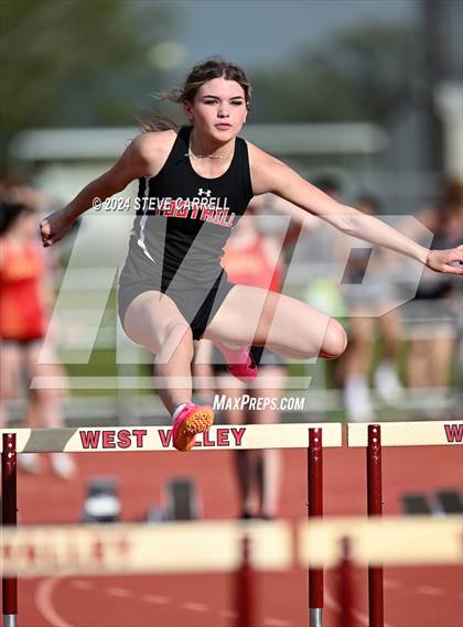Thumbnail 1 in Eagle Relays (Hurdles) photogallery.