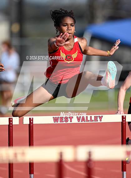 Thumbnail 1 in Eagle Relays (Hurdles) photogallery.