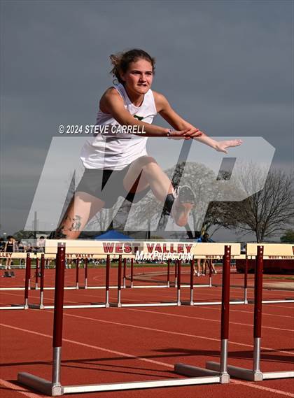 Thumbnail 1 in Eagle Relays (Hurdles) photogallery.