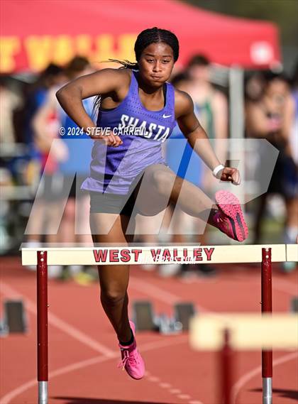 Thumbnail 1 in Eagle Relays (Hurdles) photogallery.