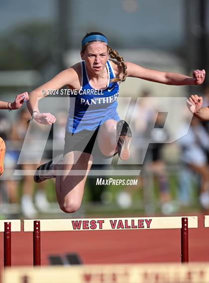 Thumbnail 2 in Eagle Relays (Hurdles) photogallery.