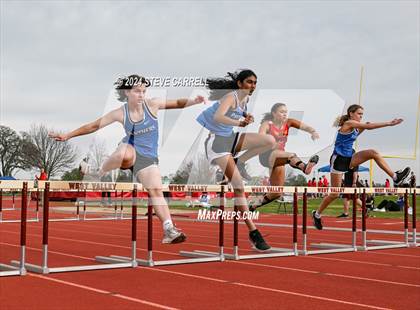 Thumbnail 3 in Eagle Relays (Hurdles) photogallery.