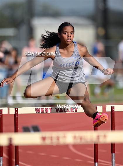 Thumbnail 2 in Eagle Relays (Hurdles) photogallery.