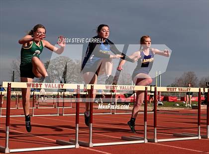 Thumbnail 2 in Eagle Relays (Hurdles) photogallery.
