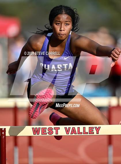 Thumbnail 1 in Eagle Relays (Hurdles) photogallery.