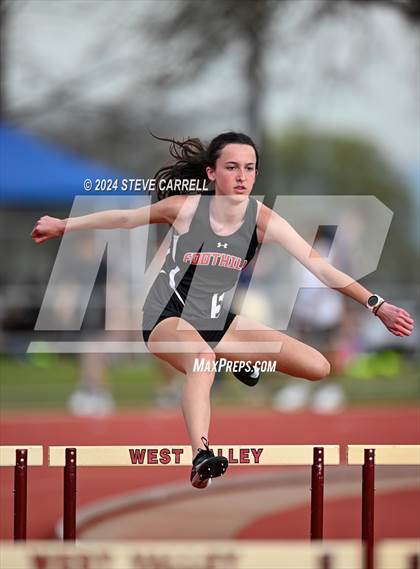 Thumbnail 3 in Eagle Relays (Hurdles) photogallery.