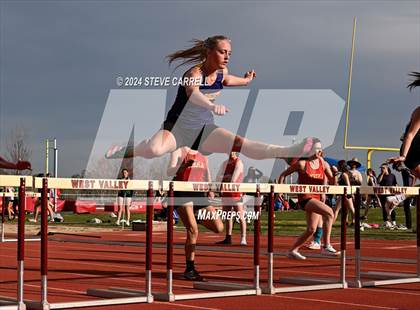 Thumbnail 1 in Eagle Relays (Hurdles) photogallery.