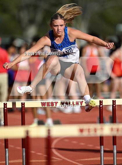 Thumbnail 1 in Eagle Relays (Hurdles) photogallery.
