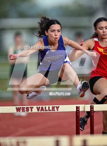 Thumbnail 1 in Eagle Relays (Hurdles) photogallery.