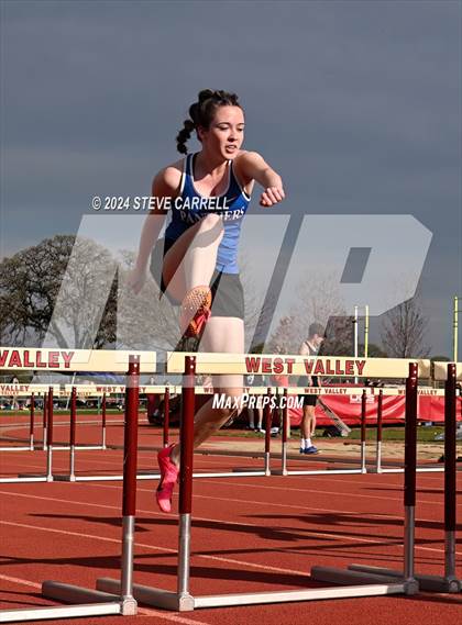 Thumbnail 2 in Eagle Relays (Hurdles) photogallery.