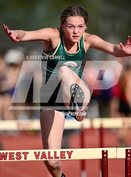 Thumbnail 1 in Eagle Relays (Hurdles) photogallery.