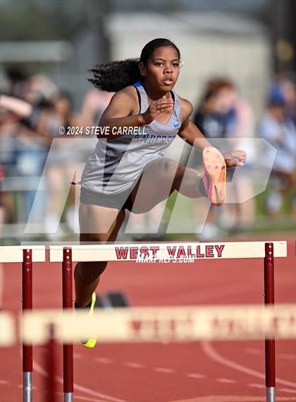 Thumbnail 2 in Eagle Relays (Hurdles) photogallery.