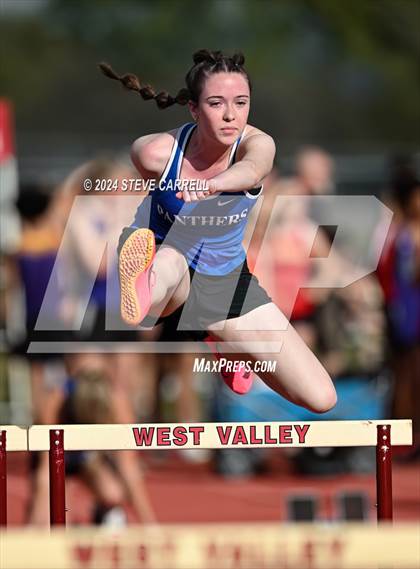 Thumbnail 3 in Eagle Relays (Hurdles) photogallery.