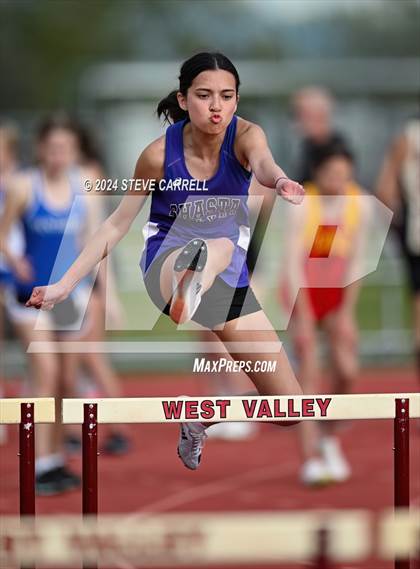 Thumbnail 3 in Eagle Relays (Hurdles) photogallery.