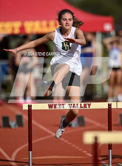 Thumbnail 2 in Eagle Relays (Hurdles) photogallery.