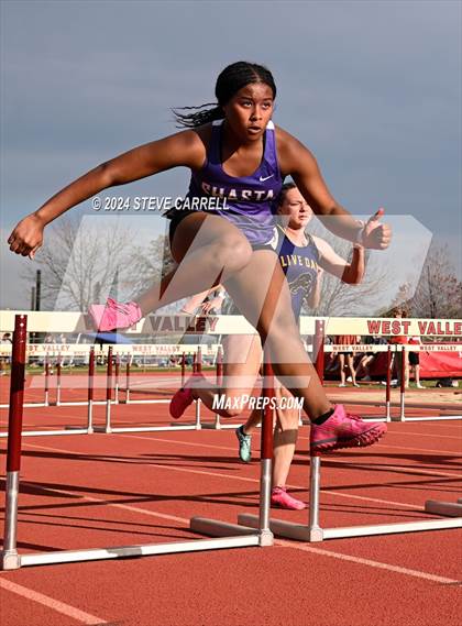 Thumbnail 2 in Eagle Relays (Hurdles) photogallery.