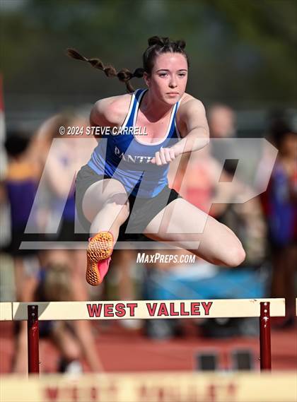 Thumbnail 1 in Eagle Relays (Hurdles) photogallery.