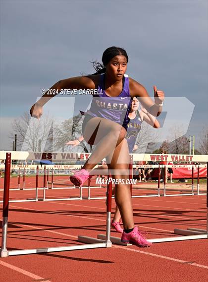 Thumbnail 3 in Eagle Relays (Hurdles) photogallery.