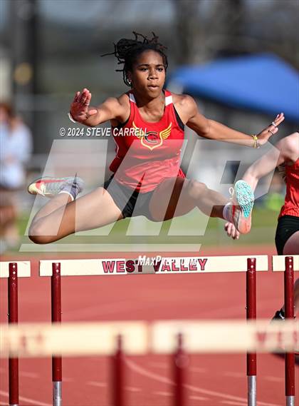Thumbnail 2 in Eagle Relays (Hurdles) photogallery.